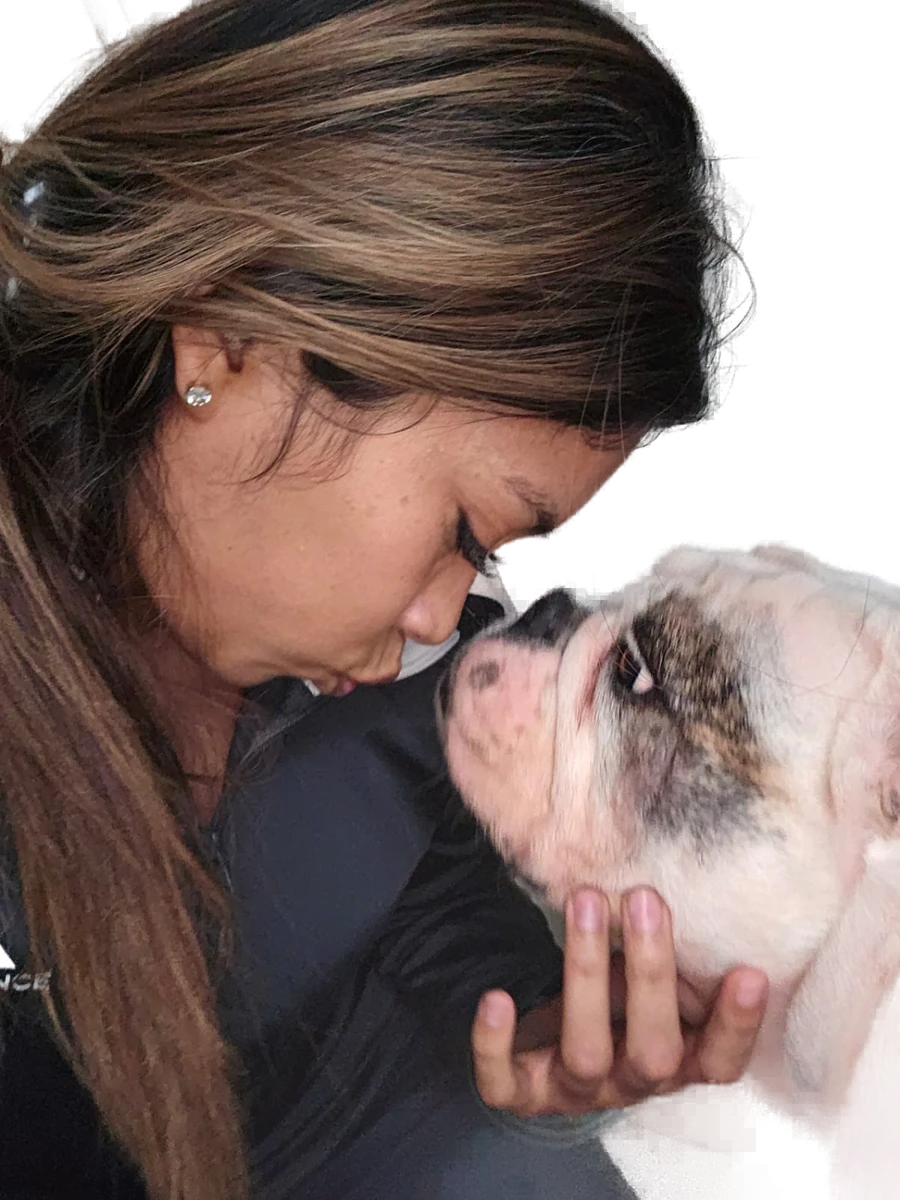 Mirtha Uribe con su mascota